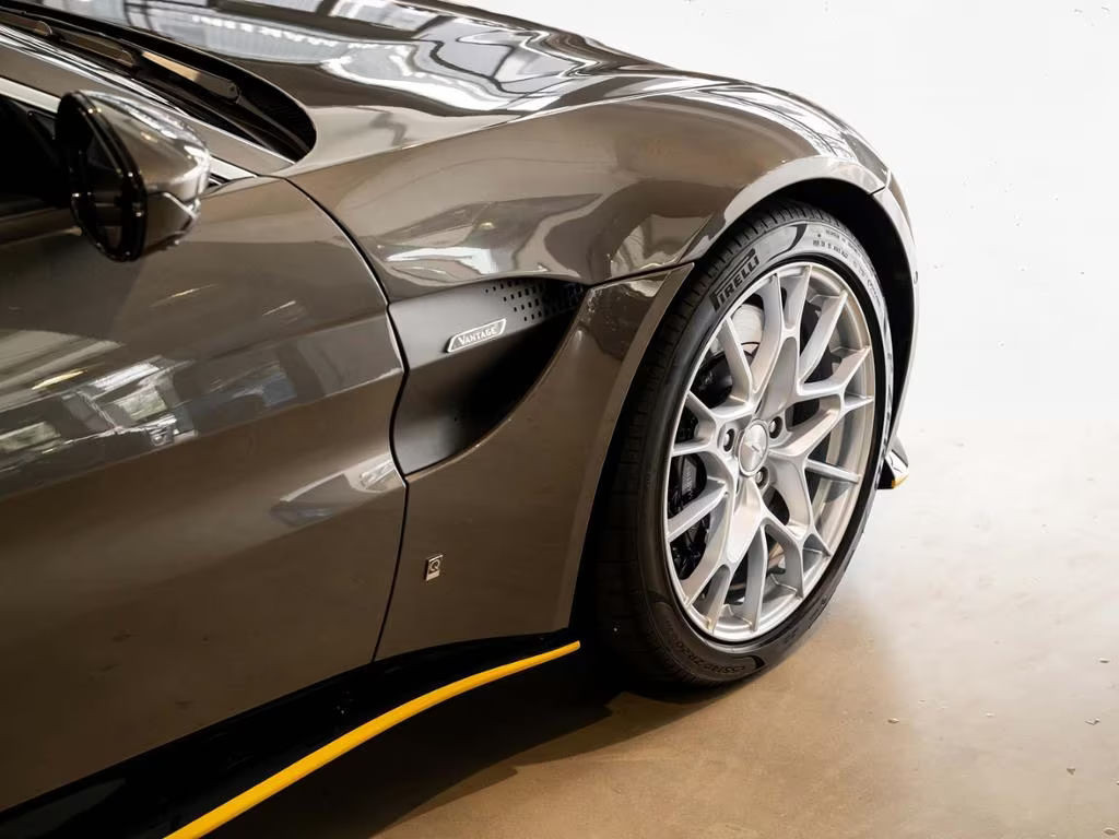 Aston Martin V8 Vantage