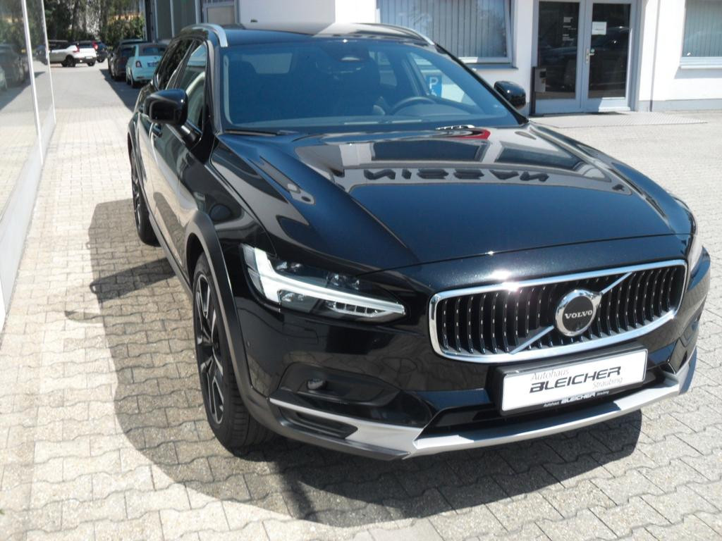 Volvo V90 Cross Country