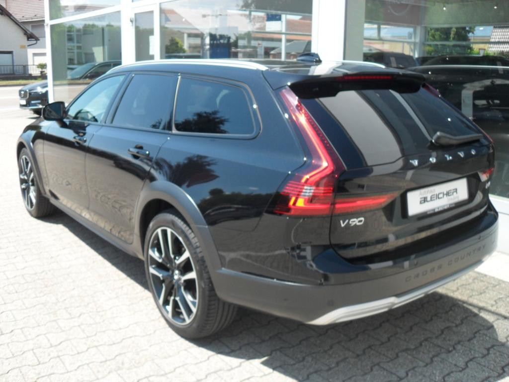 Volvo V90 Cross Country