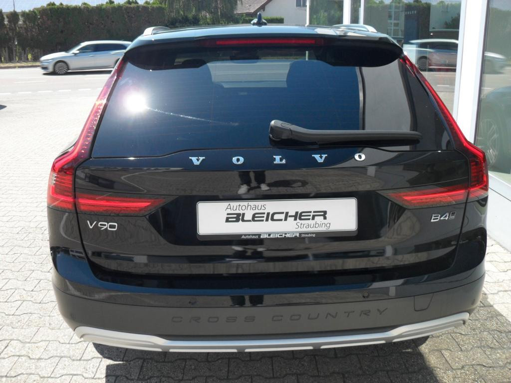 Volvo V90 Cross Country