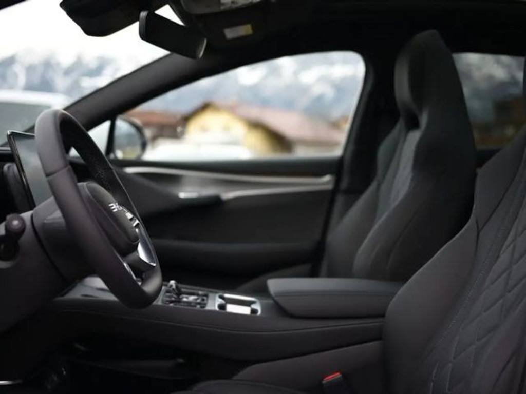 BYD Sealion 7