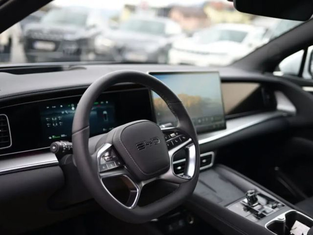 BYD Sealion 7