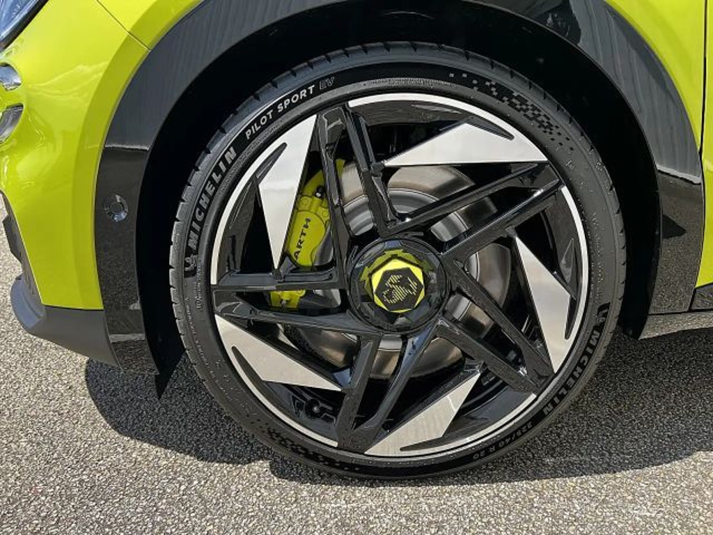Abarth 600e
