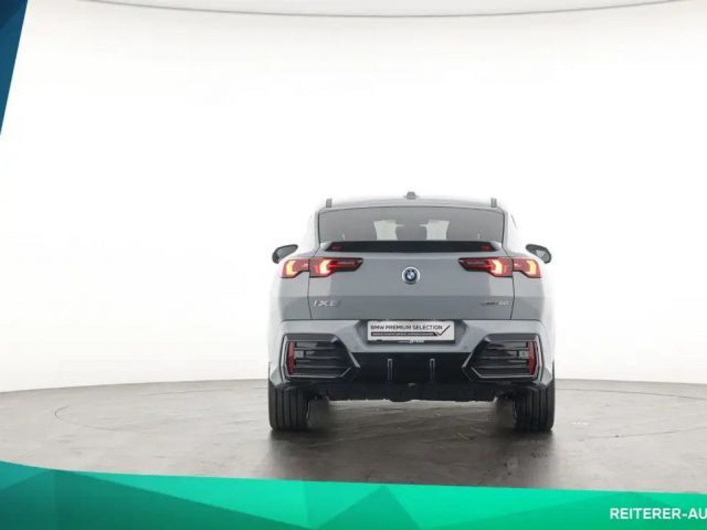 BMW iX2