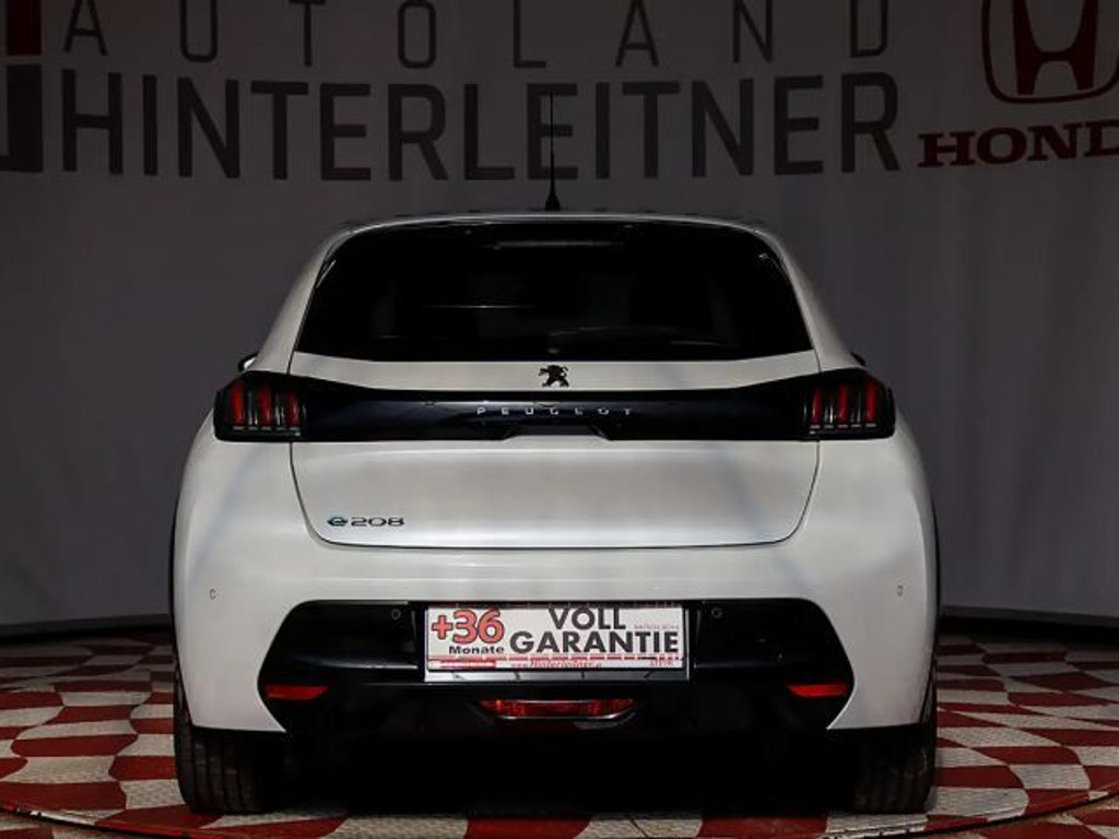 Peugeot e-208