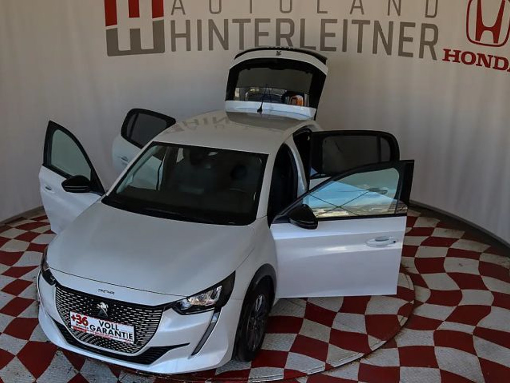 Peugeot e-208