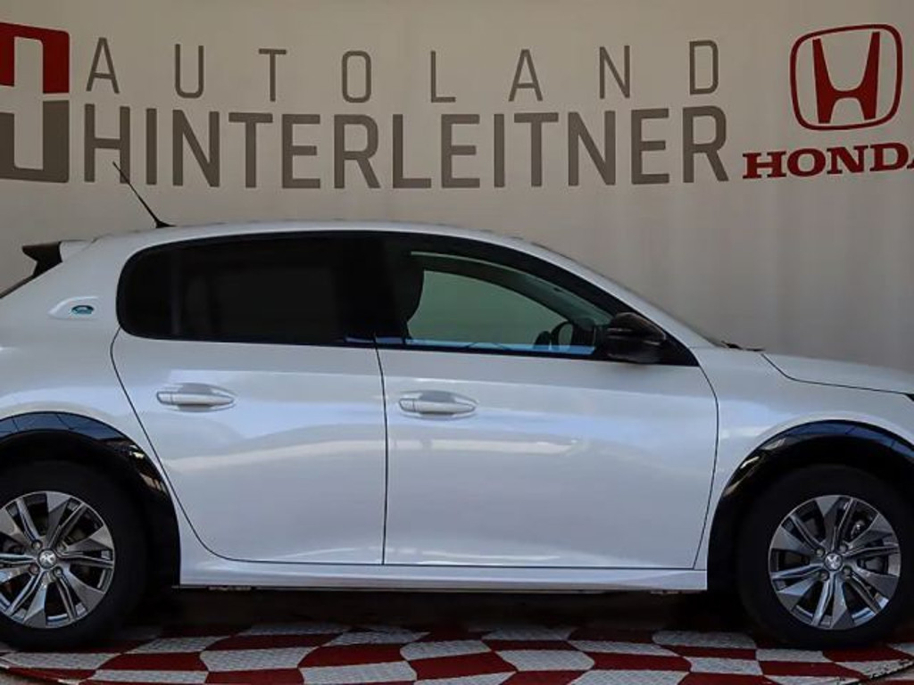 Peugeot e-208