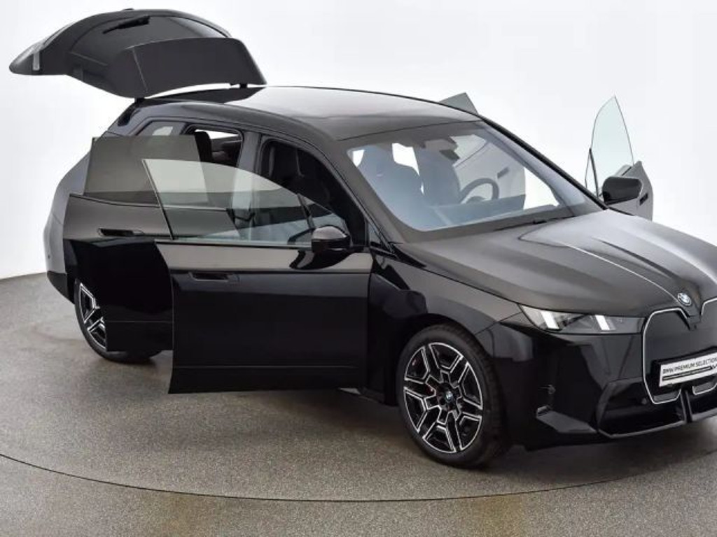 BMW iX