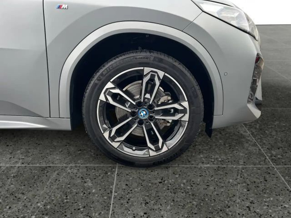 BMW iX2