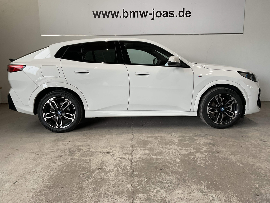 BMW iX2