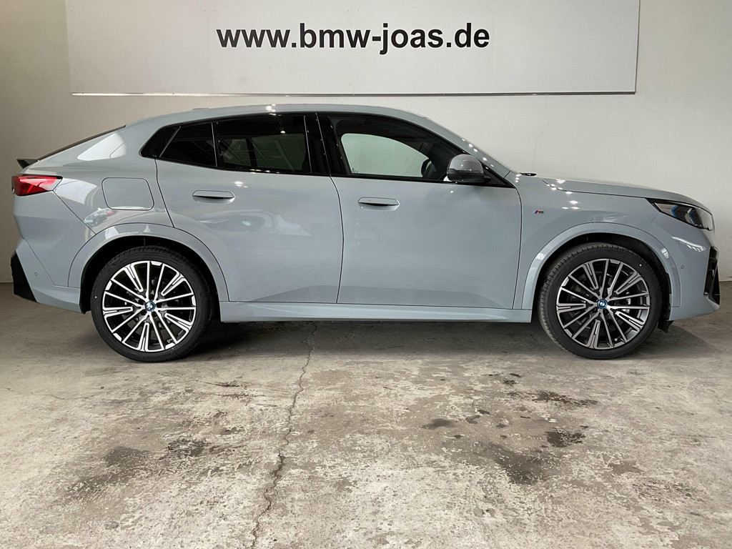 BMW iX2