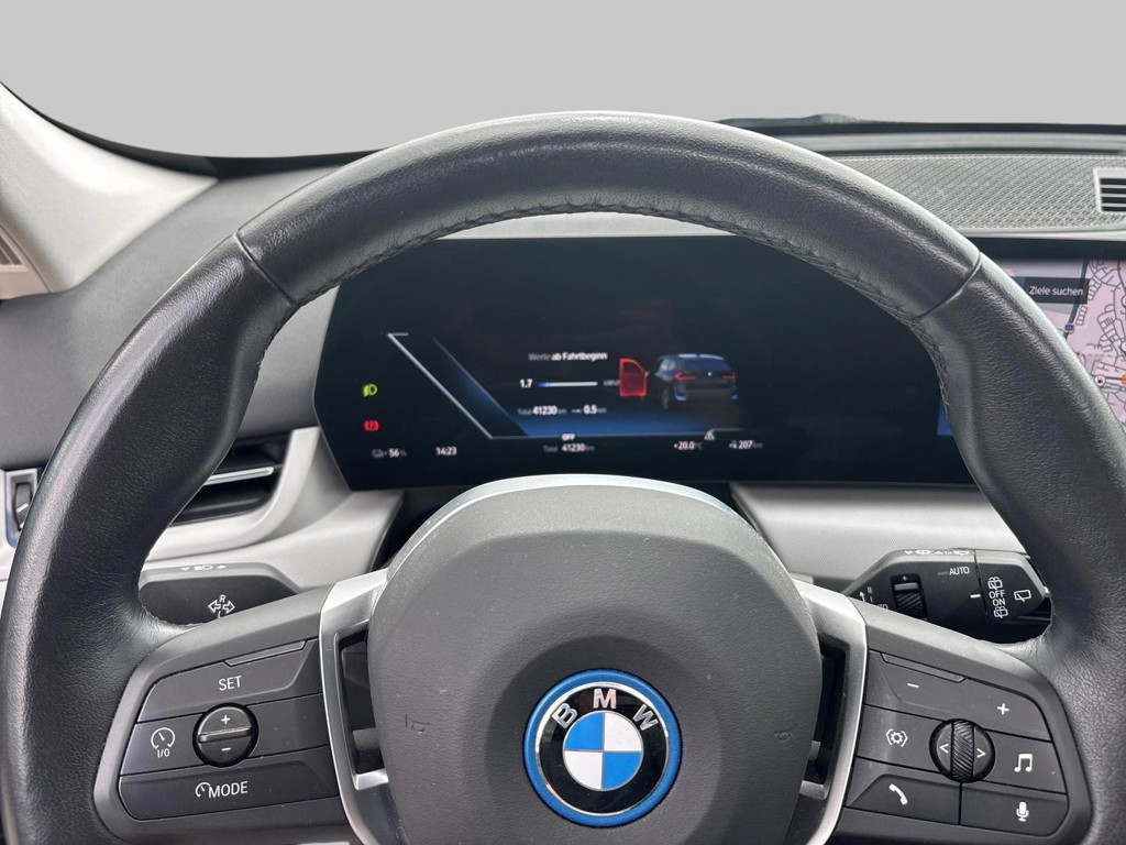 BMW iX1