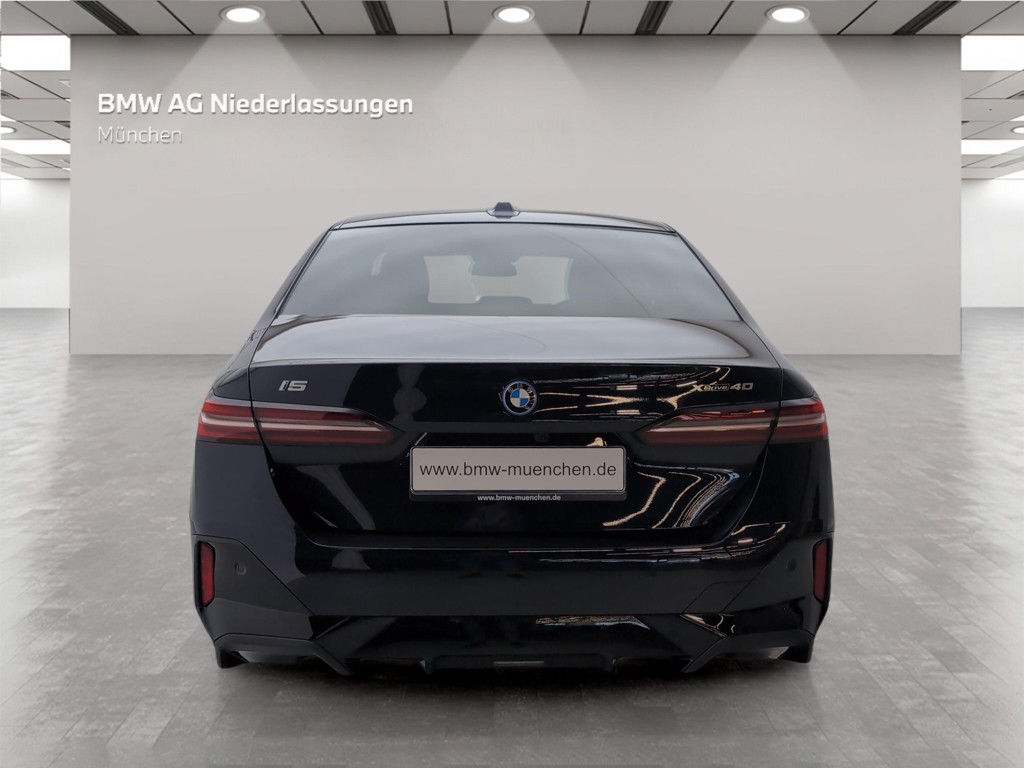 BMW i5