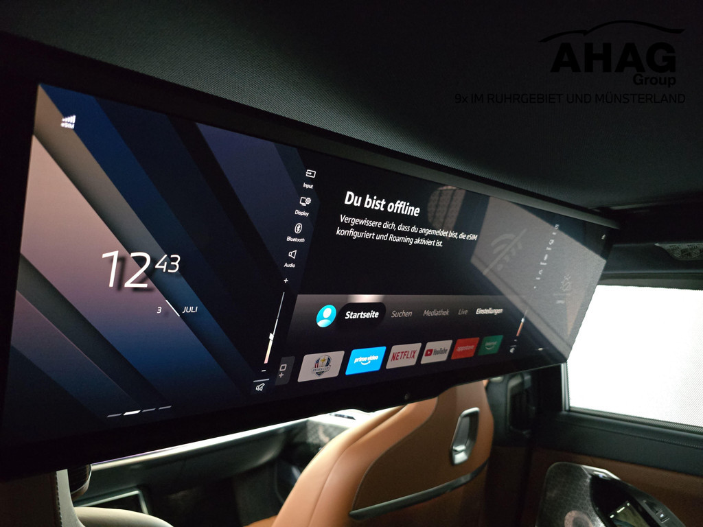 BMW i7