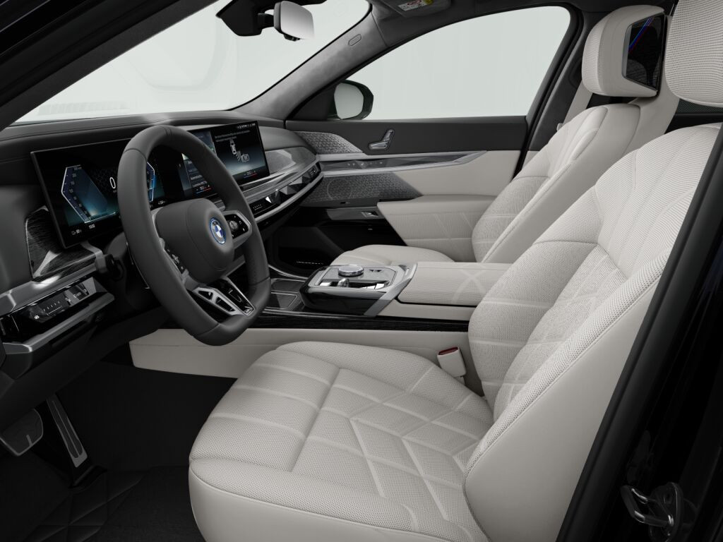BMW i7