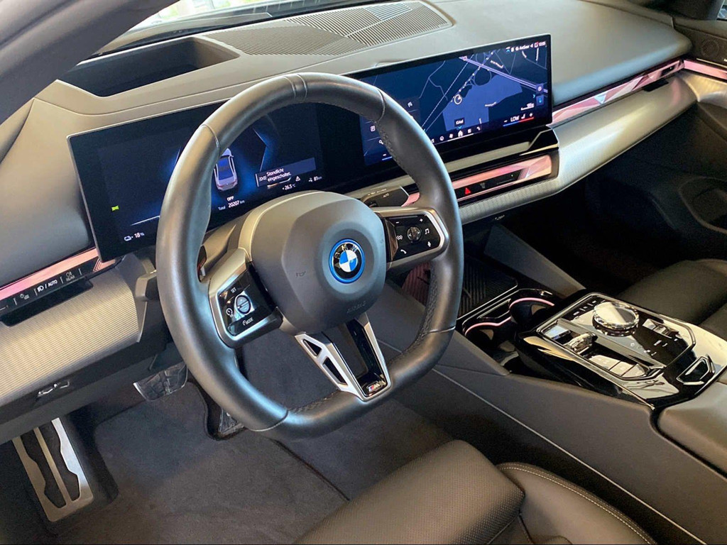 BMW i5