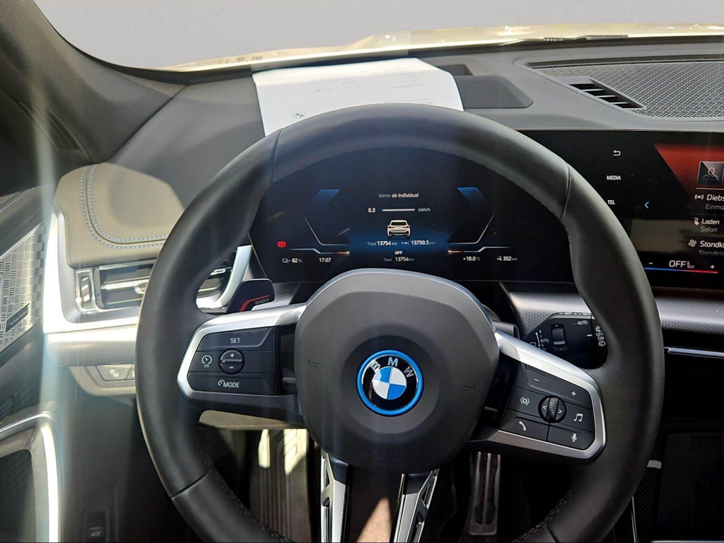 BMW iX1
