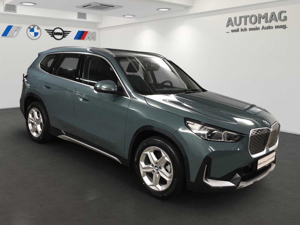 BMW iX1