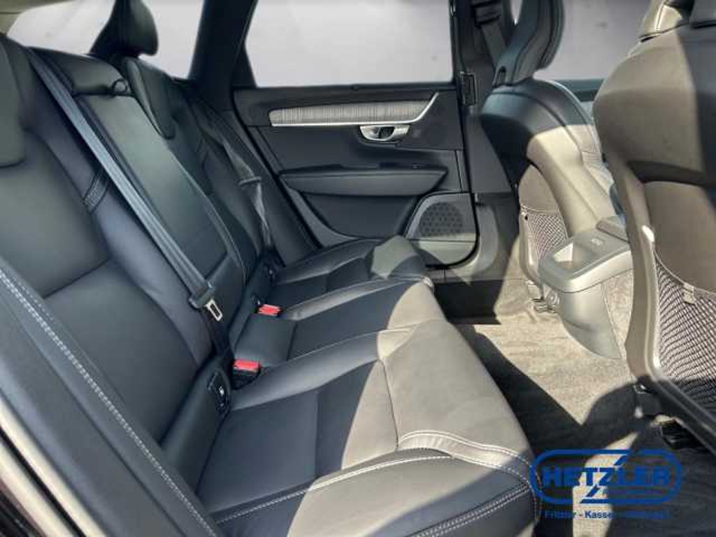 Volvo V90 Cross Country