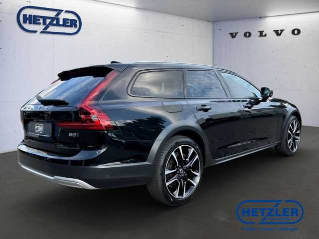 Volvo V90 Cross Country
