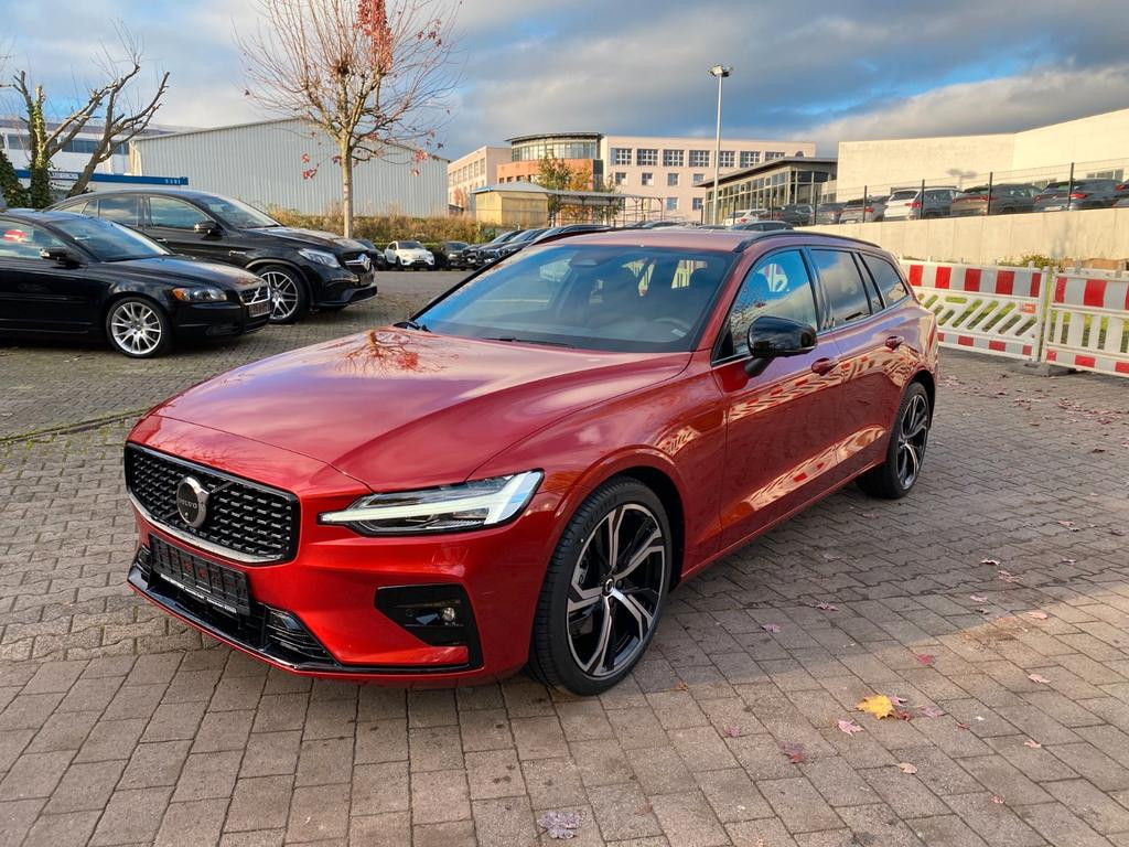 Volvo V60 Plus Dark