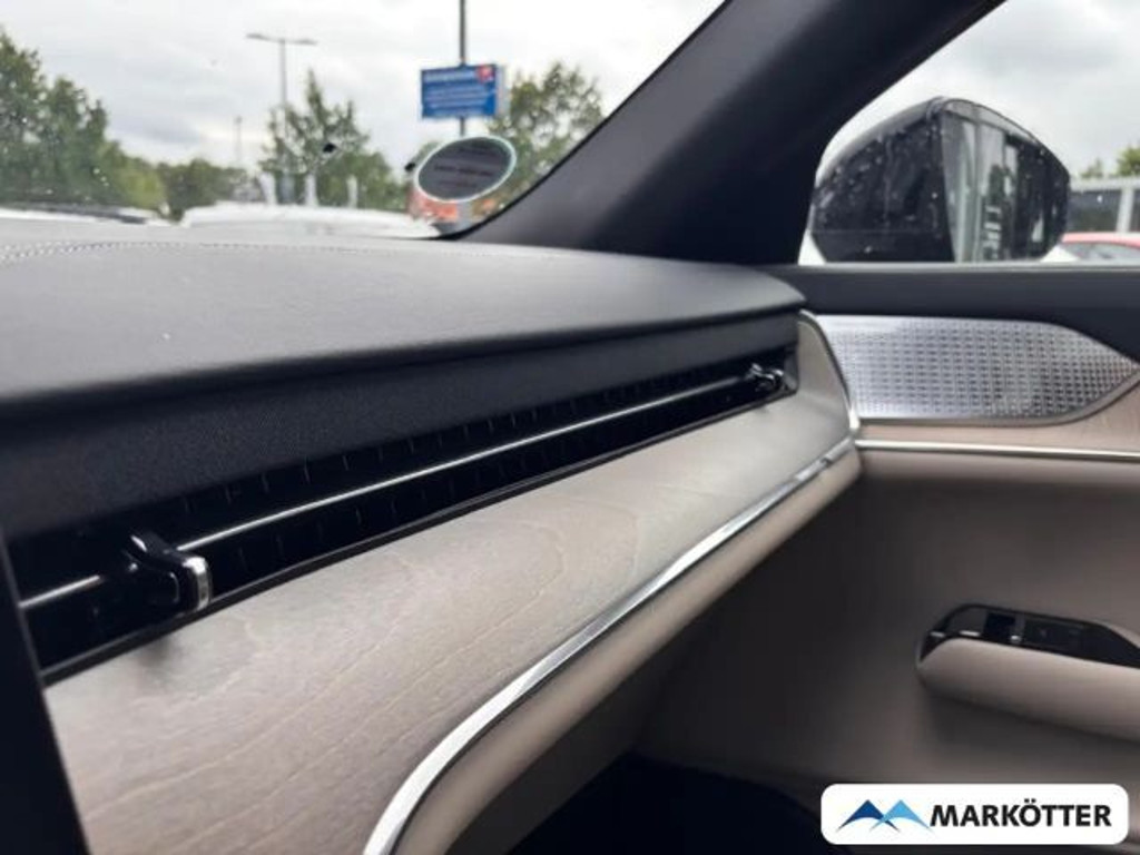 Volvo EX90
