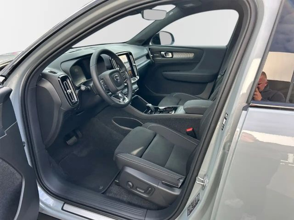 Volvo EX40
