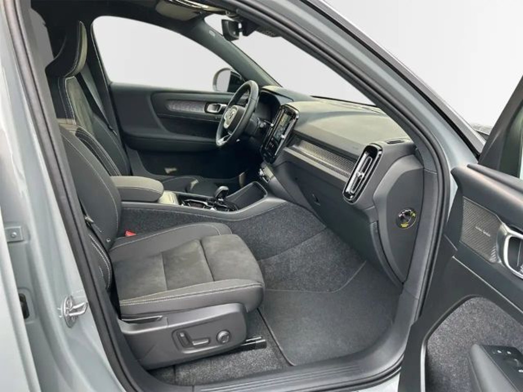 Volvo EX40