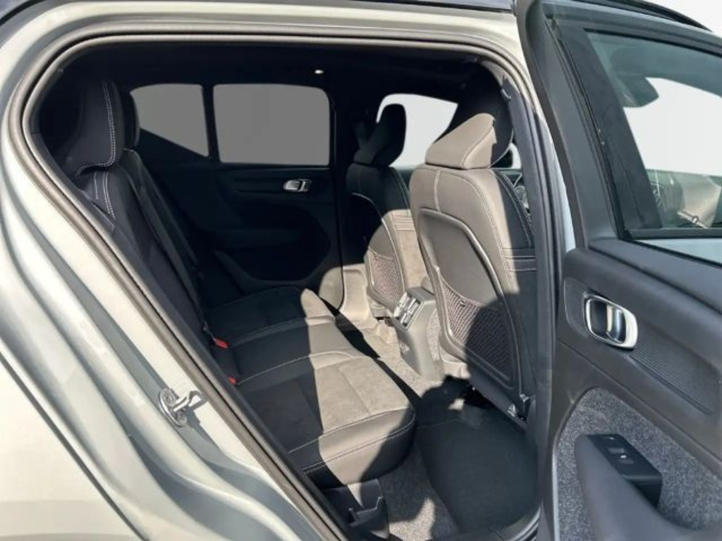 Volvo EX40