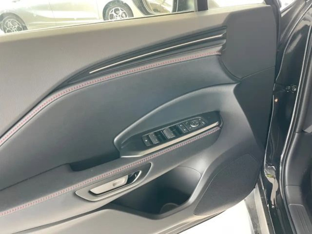 Lexus LBX