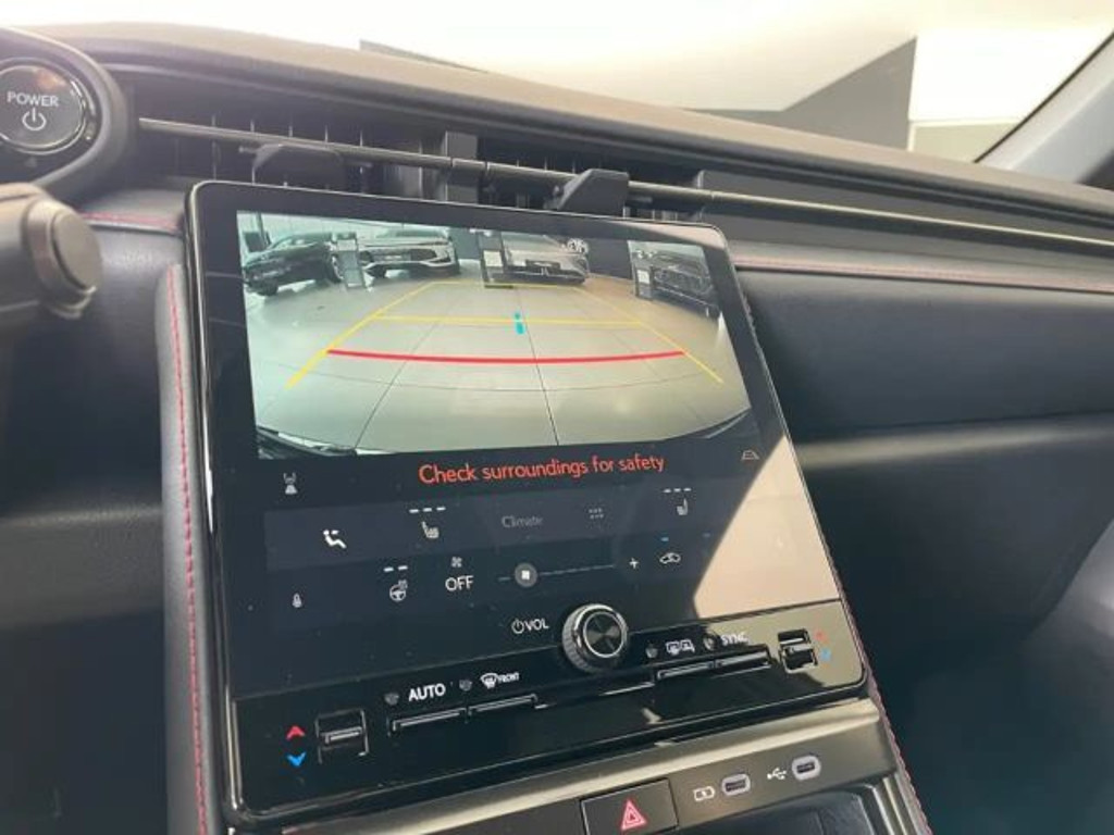 Lexus LBX