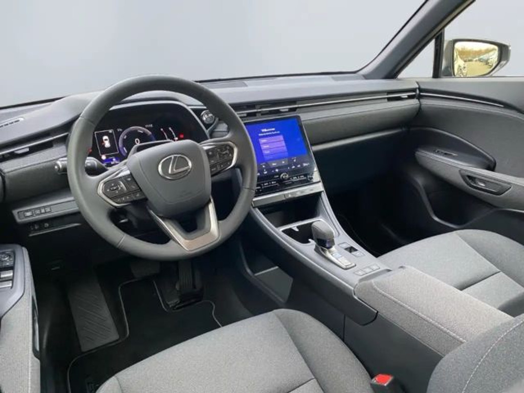 Lexus LBX