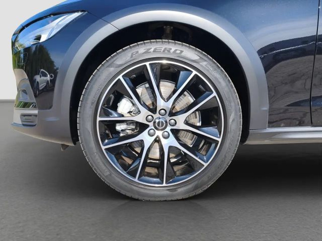 Volvo V90 Cross Country