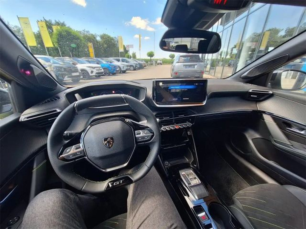 Peugeot e-208