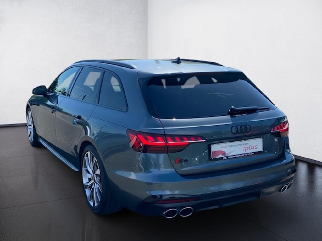 Audi S4