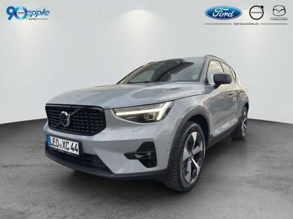 Volvo XC40 Business Plus Dark