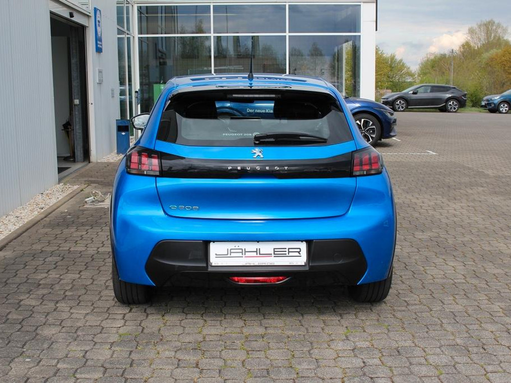 Peugeot e-208