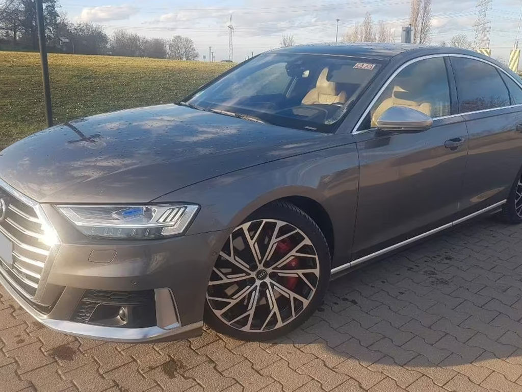 Audi S8 Quattro