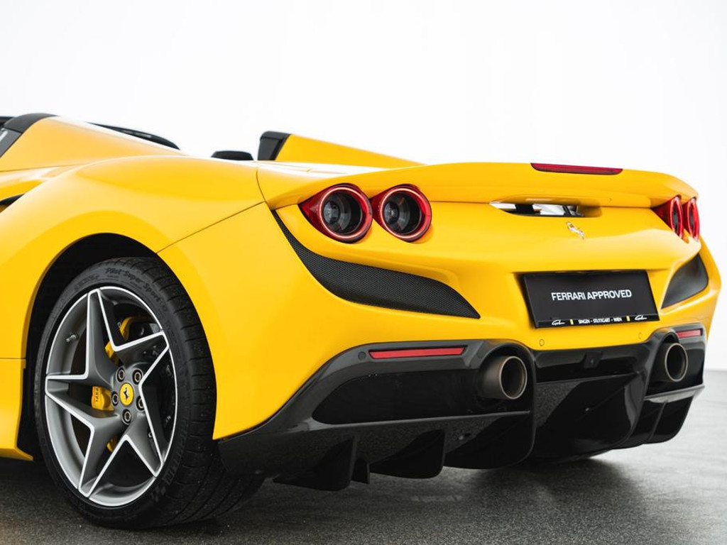 Ferrari F8