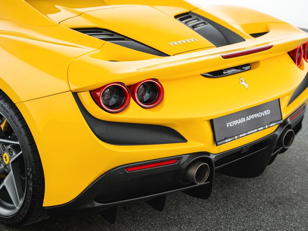 Ferrari F8