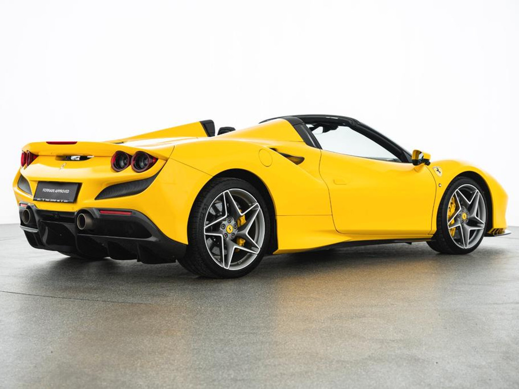 Ferrari F8