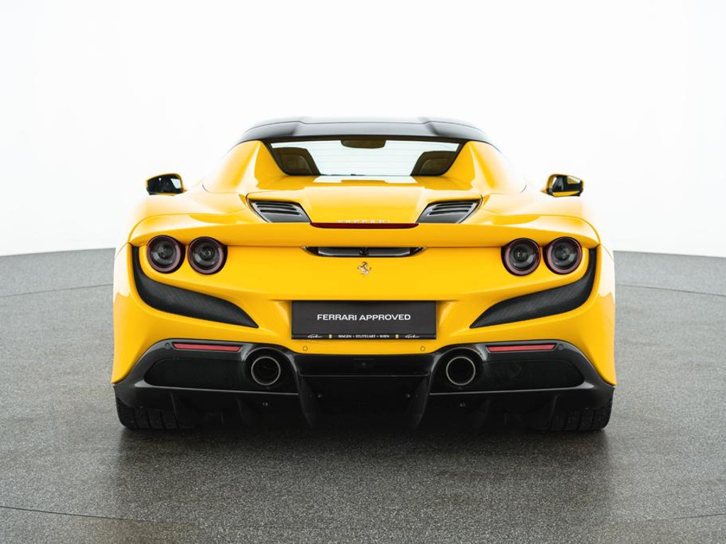 Ferrari F8
