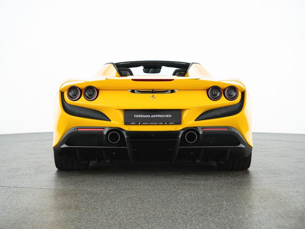 Ferrari F8