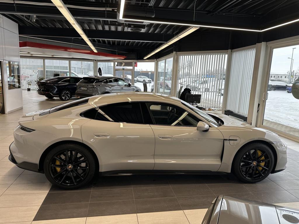 Porsche Taycan
