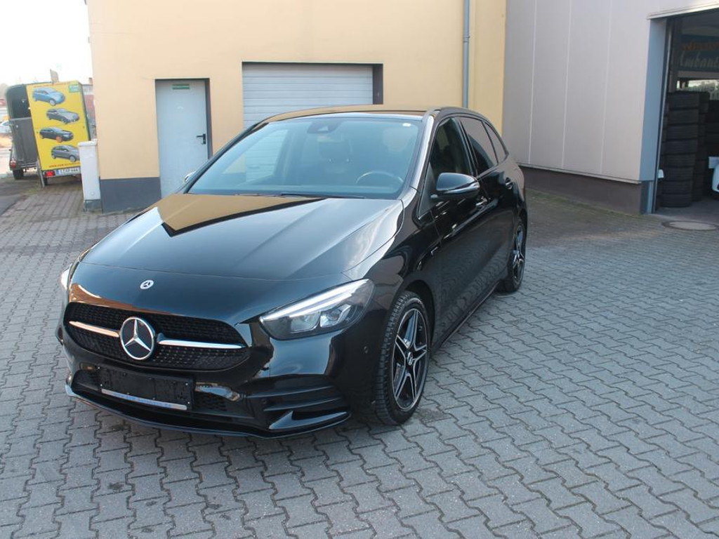 Mercedes-Benz B-Klasse B 250 AMG Line B 250 e Sedan
