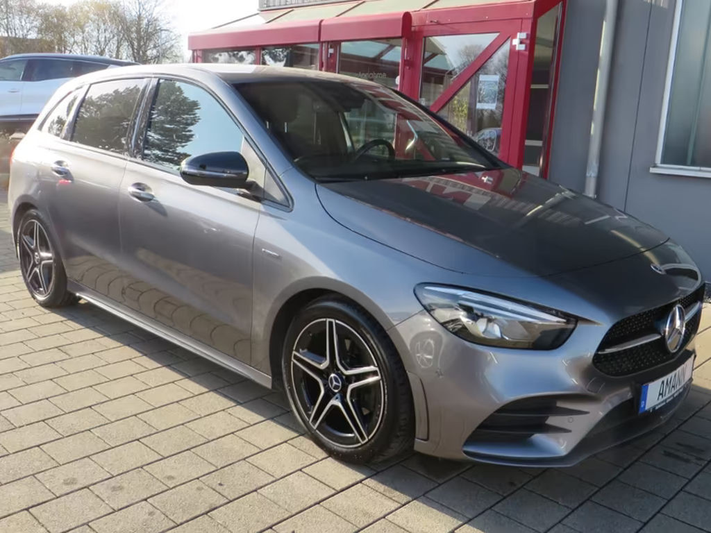 Mercedes-Benz B-Klasse B 200 AMG Line Sedan