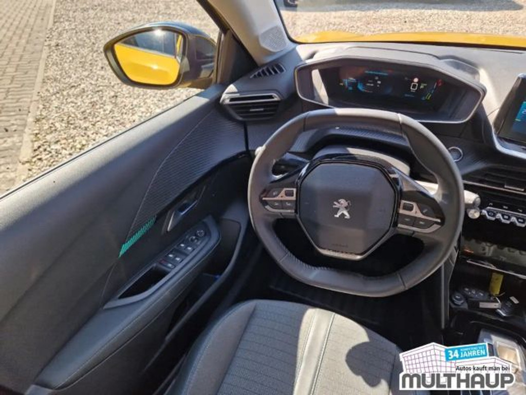 Peugeot e-208