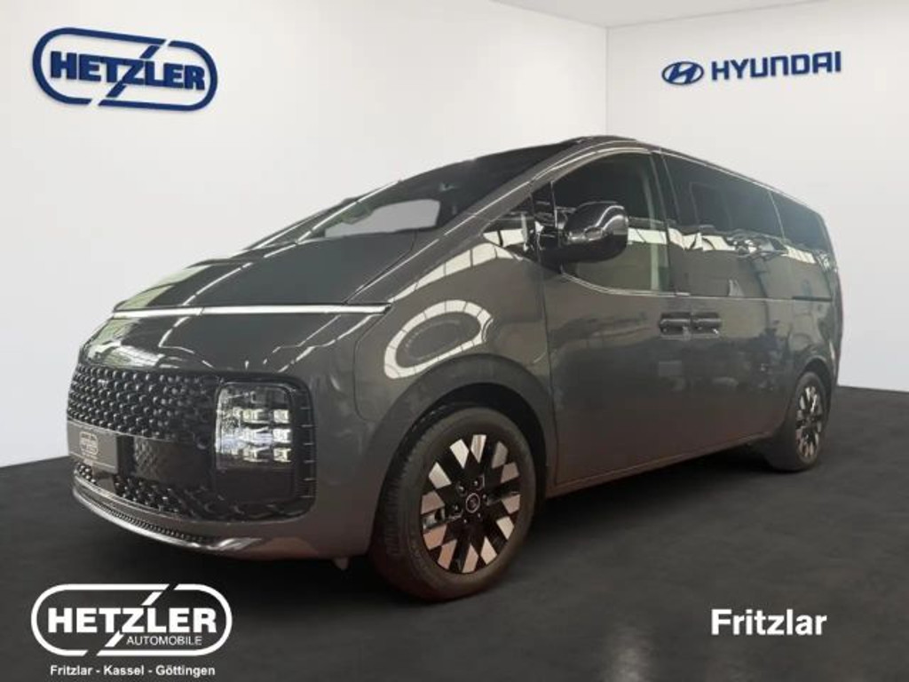 Hyundai Staria Signature