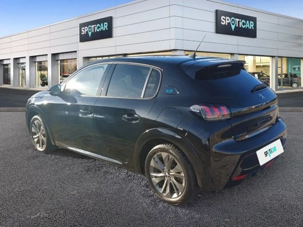 Peugeot e-208