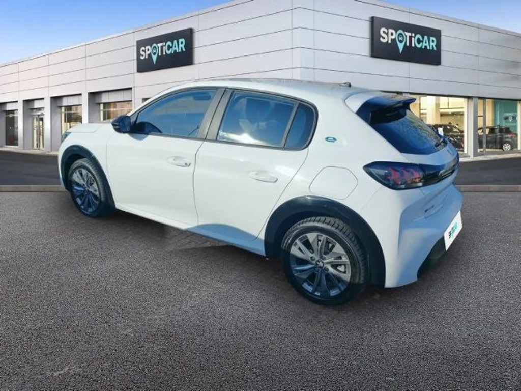 Peugeot e-208